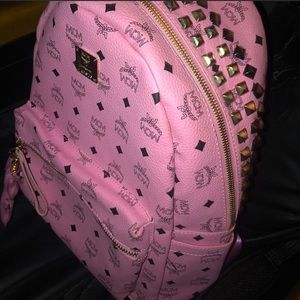 Pink MCM backpack (medium) *READ DESCRIPTION*